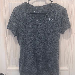 Under armor shirt size small